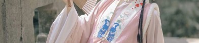 Embracing the New Sino-Chic:Butterfly Cheongsam Reimagined