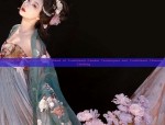 The Story of a Joyful Mother-in-Laws Wedding Banquet in a Lacey Cheongsam