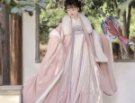 The Quintessential Guide to Pairing Classic Cheongsam with Elegant Shoes