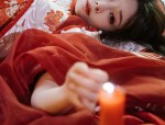 The Ming-Style Long Gown and Horse-Face Skirt:A Traditional Chinese Fashion