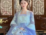 The Elastic Charm of Un-Slit Cheongsam:A Closer Look