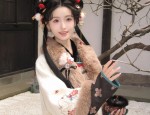Spring Elegance:The Rise of New Chinese Cheongsam for Petite Women