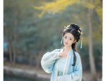 Hangzhou Silk Cheongsam with Ice Silk Fabric A Blend of Tradition and Modern Elegance