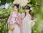 The Splendid Beauty of the Horseface Skirt and its螺钿Embroidery