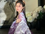 Splendor of the Hanfu:A Red Chest-Length Robe with a Skirt Length of 12 Meters