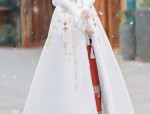 Winter Fashion:The Perfect Blend of a Horseface Skirt and a Coordinated Top