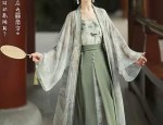 Reinventing the Cheongsam:A New Flare-legged Dress with a Belly-Covering Charm