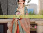 The Enchantment of Western Regions Hanfu:A Girl Childs Journey into Traditional Chinese Attire