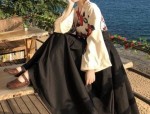 The Allure of Liu Jialings Traditional Tangzhuang Costume