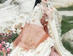 The Equestrian Charm of a Horseface Skirt Hanging Bag