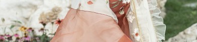 Qujingyis Bai Suzhen-Style Hanfu Fashion:A Closer Look