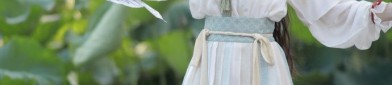 The Splendor of Hanfu in the Northern and Southern Dynasties:A Study of the Large Sleeves