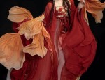 The Enchantment of Necklaces and Horseface Skirts:A Fashionable Fusion