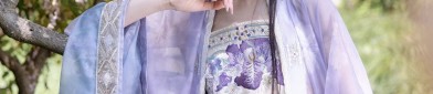 White Moonlight Flowing Through Summer in Hanfu Fashion