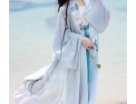 Modern Commuter Style:Reimagining Traditional Hanfu for the Youth Market