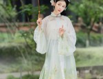 Loose Cheongsam Women:Embracing Comfort and Traditional Elegance