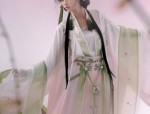 The Short-Style Cheongsam:Embracing Elasticity and Embodying Elegance