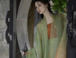 Embroidery Tang Suit for Women:A Long-lasting Fashion Statement