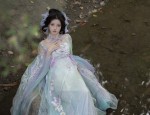A Student in Traditional Hanfu:An Ancient Beauty in Modern Times