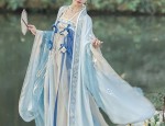 A Summer Tale of a 8-Year-Old Girl in Traditional Tang-Style Chinese Hanfu