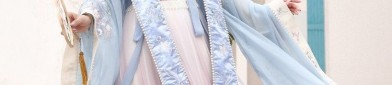 The Dominating Charm of Hanfu Fashion in Ancient Style:Dark and High-Cold Elegance
