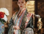 The Divided Cheongsam:A Blend of Traditional Elegance and Modern Style
