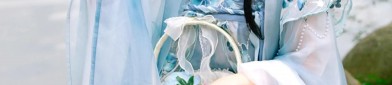 Youthful Elegance:The New Generation of Tangzhuang Womens Ensemble