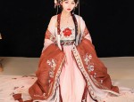 The Chic Combination of Neck-Tie Blouses and Horseface Skirts:Fashion Trends and Styling Tips