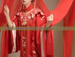 Maternal Love and the Elegance of Cheongsam:A Mother-Daughter Bond in Traditional Chinese Dress