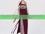 The Allure of the Conjoined Horseface Skirt:A Cultural Exploration