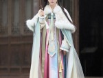The Charm of Hanfu Fashion:A Closer Look at the Waisted Style with Qiyao Inner Linings
