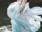 Elegant Qipao and Foldable Fans:A Journey into High-End Traditional Chinese Fashion