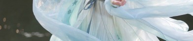 Elegant Qipao and Foldable Fans:A Journey into High-End Traditional Chinese Fashion