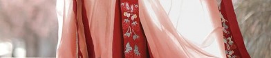 Embracing Modern Qipao:The Evolution of Chinese Traditional Fashion