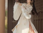 Embracing the Elegance:Red Cheongsam Headpieces