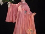 Hangzhou Silk Cheongsam with Ice Silk Fabric A Blend of Tradition and Modern Elegance