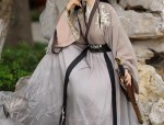 Summer Elegance in Traditional Hanfu:A Young Girls Journey