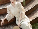 Ode to the Aodail Qipao:A Timeless Elegance in Traditional Chinese Fashion