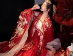 The Evolution of Traditional Cheongsam:Embracing the Lengthened Long-Style Cheongsam