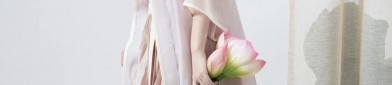 Daily Wear of a Petite Woman in a Cheongsam:Embracing the Traditional Elegance