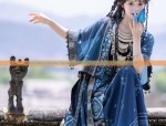 The Rise of丸子头 in Traditional Hanfu Fashion:A Closer Look at the Trendy Hair Ornament