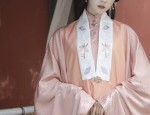 Phoenix Suit:The Magnificent Journey of Hanfu in a Full-Bloomed Splendor