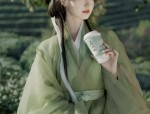 The Red Willing of Flower-Wedding Hanfu:A Journey Through Time
