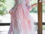 Pavilion of Horseface Skirt:Chinese Fashion for Young Girls