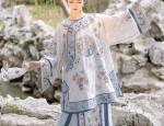 The Allure of a 69kg Figure in a Cheongsam:A Journey into Traditional Elegance