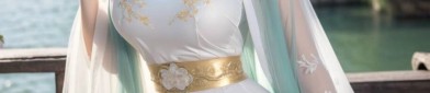 The Three Doors of Chinese Cheongsam:A Journey Through Traditional Elegance
