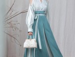 Petite Power:Styling the Cheongsam for a Summer Slim Look