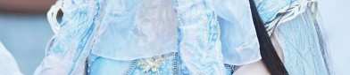 Vintage-Inspired Revamping of Cheongsam:A Seductive Long Split-Up Dress