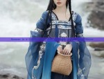 Summer in a Cultural Embrace:The Hanfu Cross-Collar Blouse