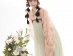 Chinoiserie Vogue:The Rise of Cheongsam Women in Neo-Chinese Style in Spring and Autumn